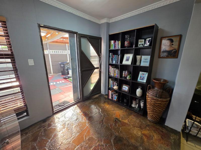 2 Bedroom Property for Sale in Parow Western Cape